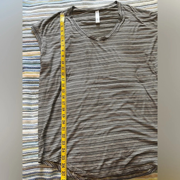 Athleta CLOUDLIGHT STRATUS TEE STRIPE - Picture 11 of 15